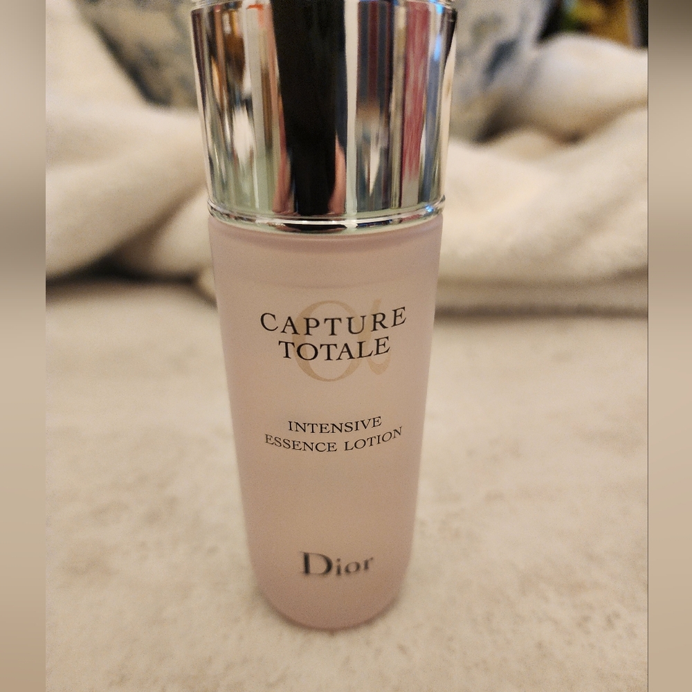 Dior Capture Totale Essence Lotion
